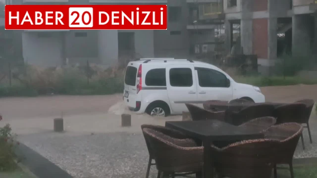 Denizli’de yollar göle döndü, ev ve iş yerlerini su bastı