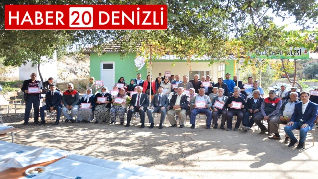 Beyağaç İlçesinde Çiftçi Tarla Okulu Sertifika Töreni Sonrası Zeytin Hasadı Yapıldı