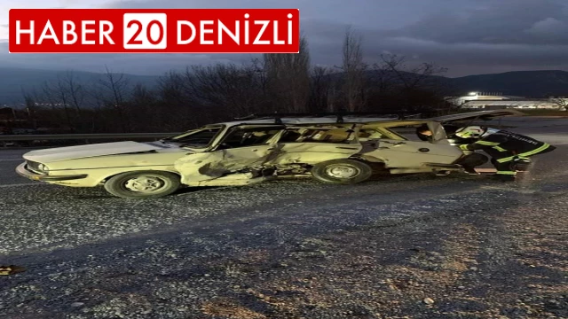 Otomobilde sıkışan iki yaralıyı itfaiye kurtardı