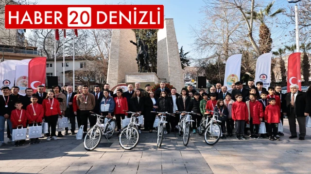 Atatürk'ün Denizli'ye gelişinin 93. yıldönümü anıldı