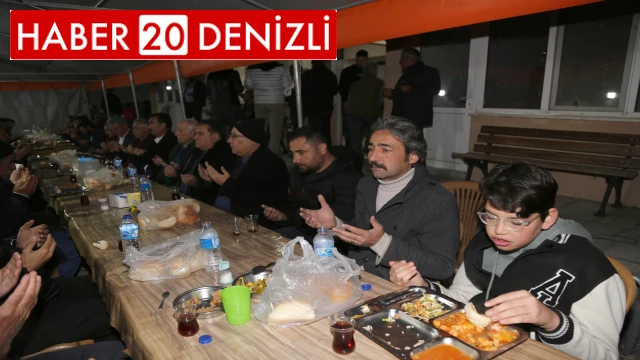 Başkan Arslan Yaylapınar Mahallesi'nde iftar yemeğine katıldı