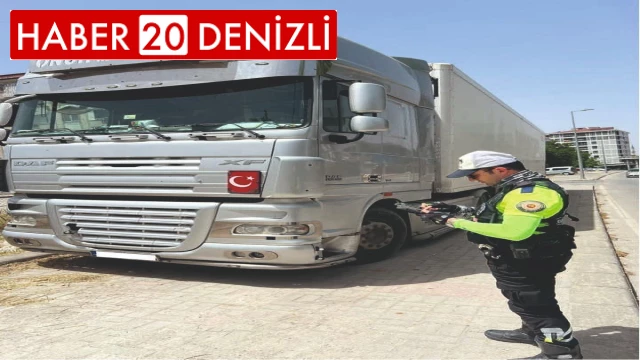 Denizli’de şehir içinde aykırı park eden araçlara ceza yazıldı