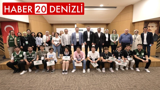 DOSTEK Koleji münazara turnuvasında finale kaldı