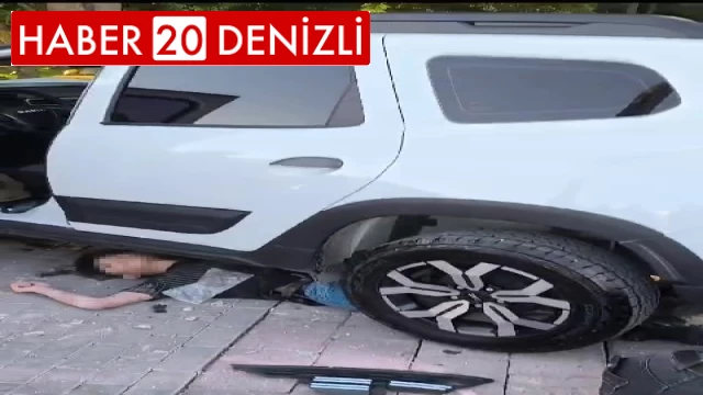 Kontrolden çıkan araç çarptığı 4 kişiden 2’sini altına aldı