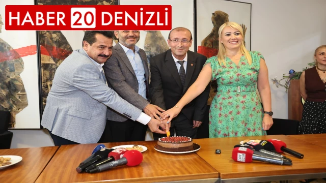 Denizli protokolü Basın Bayramında gazetecilerle buluştu