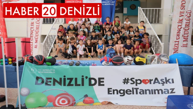 Denizli'de 6 okuldaki özel öğrencilere spor malzemesi dağıtıldı