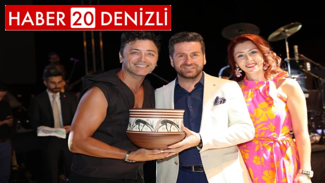 Tavas Zeybek Festivali renkli görüntülere sahne oluyor