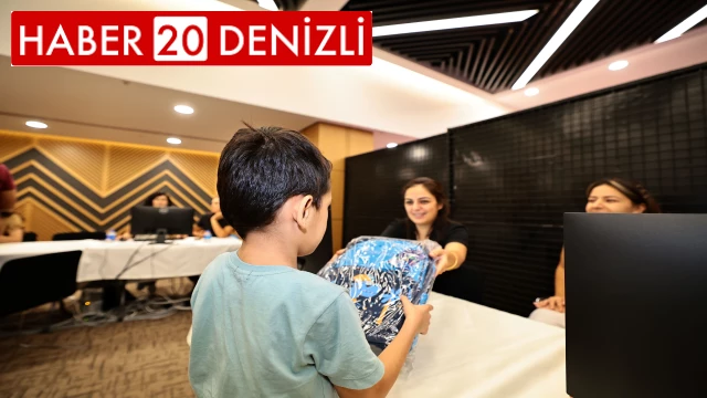 Denizli Büyükşehirden 5 bin öğrenciye çanta ve kırtasiye seti