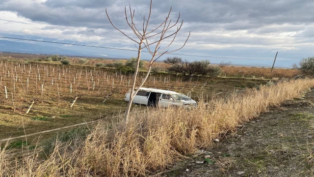 KONTROLDEN ÇIKAN ARAÇ ÜZÜM BAĞINA UÇTU