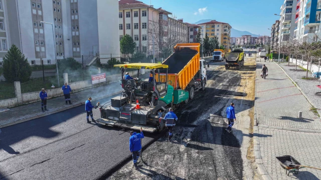 DENİZLİ BÜYÜKŞEHİR, YOL ÇALIŞMALARINA DEVAM EDİYOR