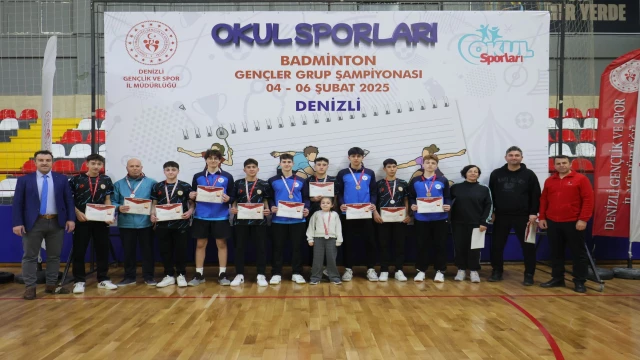 Badminton gençler grup şampiyonası heyecanı Denizli’de yaşandı