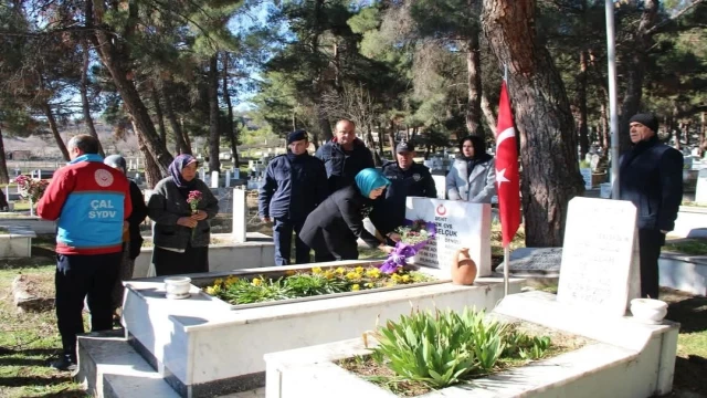 Çal'da şehit Ali Selçuk ve Mehmet Mezkit şehadetlerinin yıl dönümünde dualarla anıldı