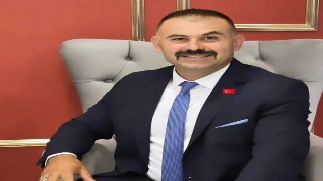 Çocuklarını ölümden saniyelerle kurtardı