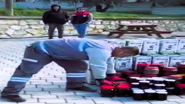 Denizli'de sahte 4 bin 500 litre zeytinyağı ile 980 kilo bal imha edildi