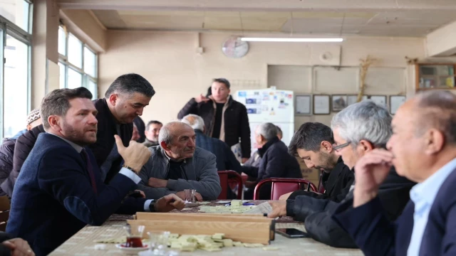 Sıra dışı Başkan; "Ben geldim; dövecekseniz dövün, sövecekseniz sövün"