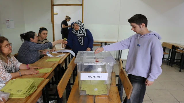 Selçukbey Mahallesi'nde muhtarlık seçimi sürüyor
