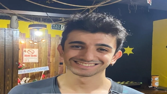 Motosikletli üniversite öğrencisi kamyonet ile çarpıştı: 1 ölü