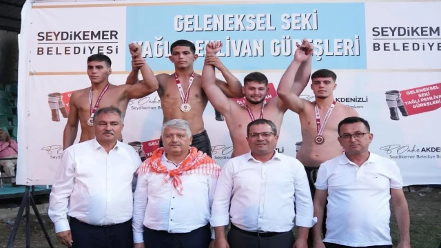Başkan Pütün pehlivanları Seydikemer er meydanında yalnız bırakmadı