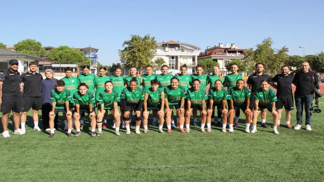 Denizli'nin kızları yeni sezona Süper Lig hedefiyle hazırlanıyor