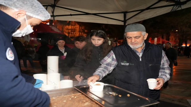 Denizli Büyükşehir’den Regaip Kandili’nde gönüllere dokunan ikram