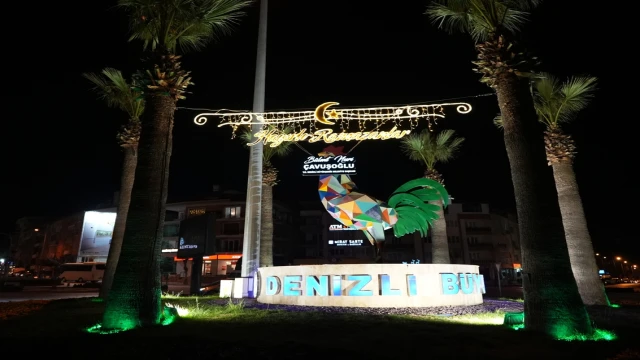 Manevi atmosfer şehrin tamamına yayılıyor