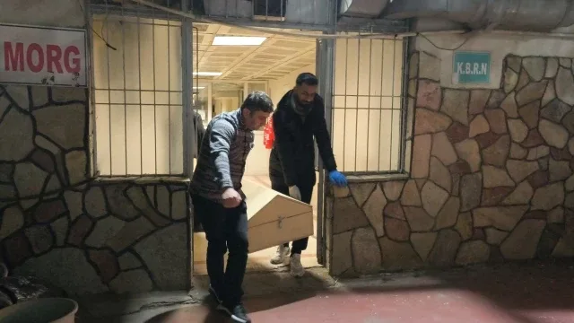 Arkadaşının Oğlu Tarafından Bıçaklanan Adam Hayatını Kaybetti