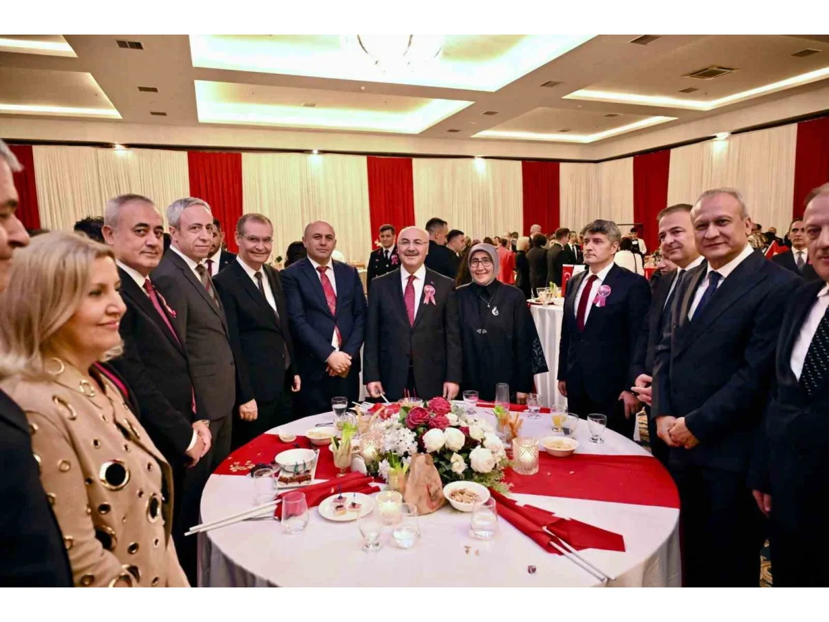 Vali Köşger; "İstikbalde daha iddialı bir Türkiye hedefiyle yürüyeceğiz"