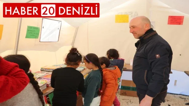 Sarayköy Belediyesi, deprem bölgesindeki çadır kente mobil kütüphane kurdu