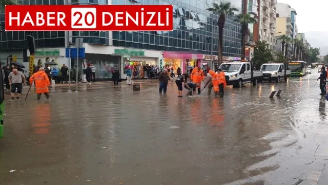 Denizli’de kuvvetli yağış hayatı felç etti