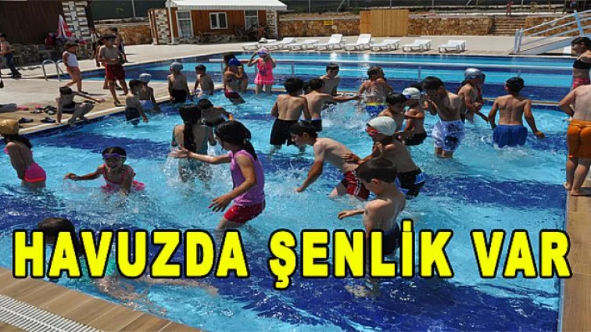 Havuzda Şenlik Var