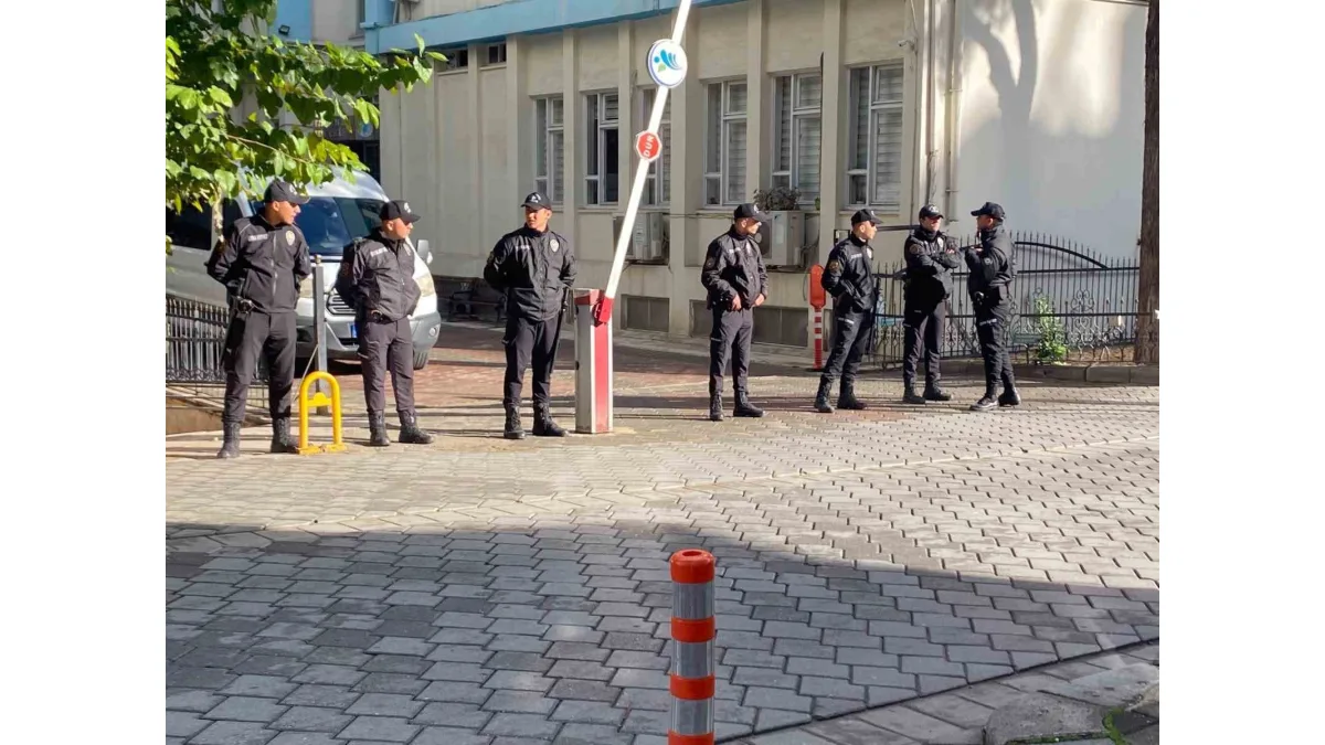 Merkezefendi Belediye Başkanı Doğan ve eşiyle birlikte 17 kişi adliyeye sevk edildi