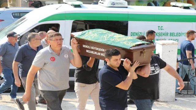 Polis eşi tarafından uykuda öldürülen anne ve 2 çocuğu son yolculuğuna uğurlandı