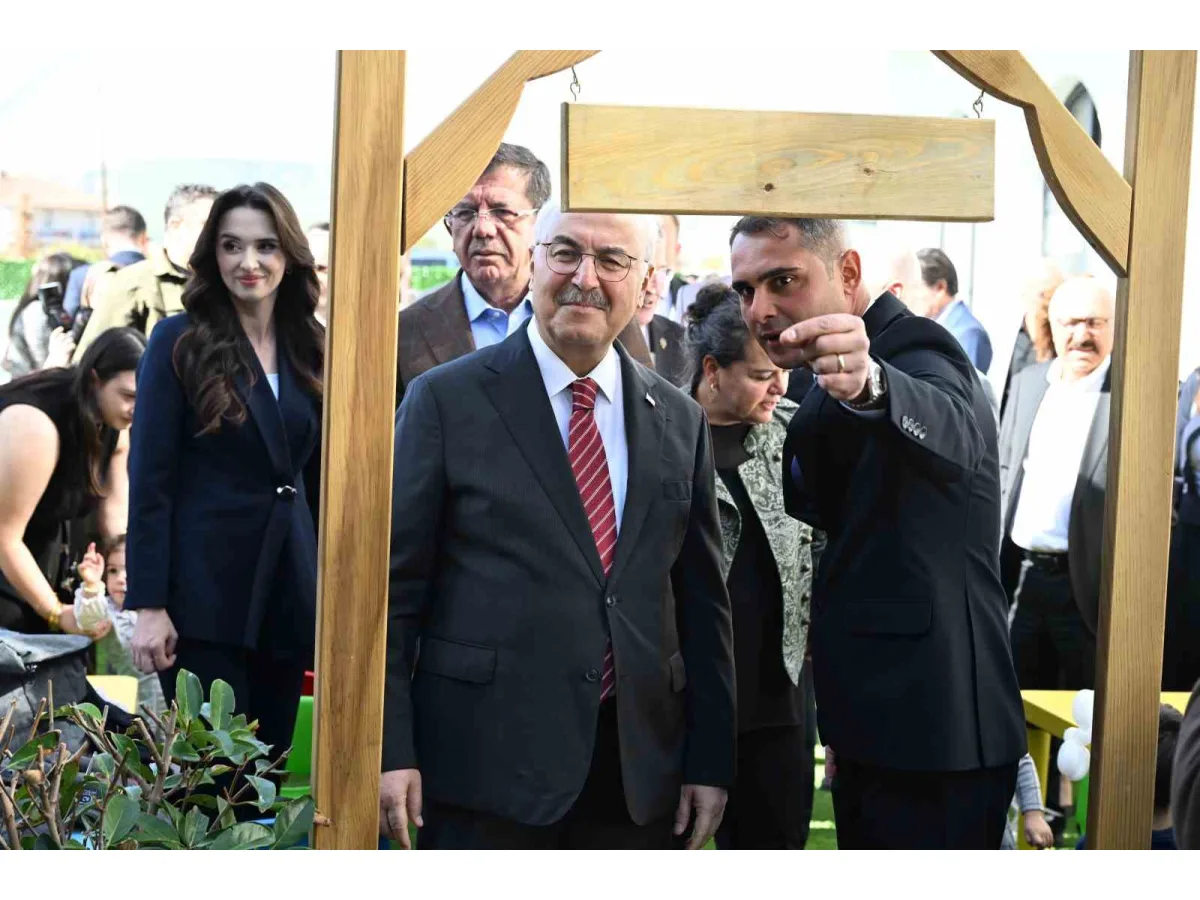 Çivril’de 132 öğrenci kapasiteli Deniz Yıldızı Gündüz Bakımevi açıldı