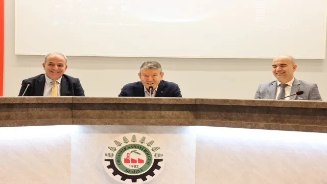 Üniversiteli gençler Denizli OSB Yönetim Kurulu Başkanı Derya Baltalı ile buluştu