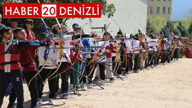 Hedefi 12'den vuran minik okçular göz doldurdu