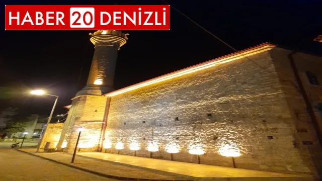 Tarihi Çarşı Cami ışıklandırıldı; Ramazan'a hazır