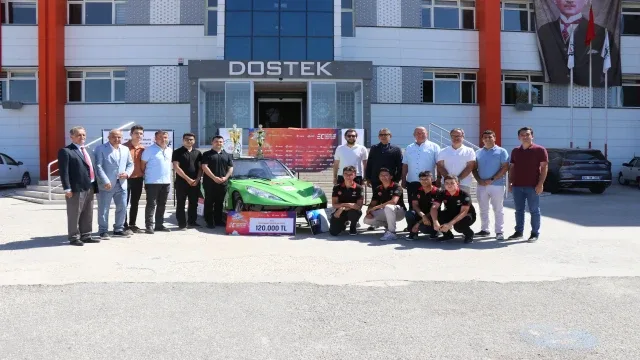 Denizli OSB Yönetimi, DOSTEK Kolejinin TEKNOFEST başarısını kutladı