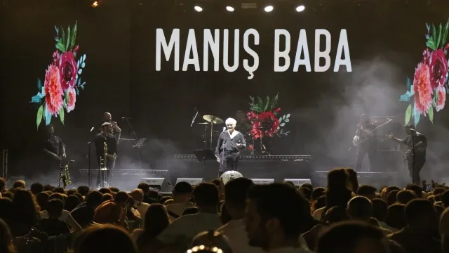Manuş Baba, DEMOT’ta hayranlarıyla bir araya geldi