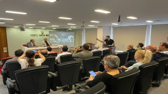 Denizli’de Gazetecilere Yapay Zekâ Destekli Haber Sistemleri Eğitimi Verildi