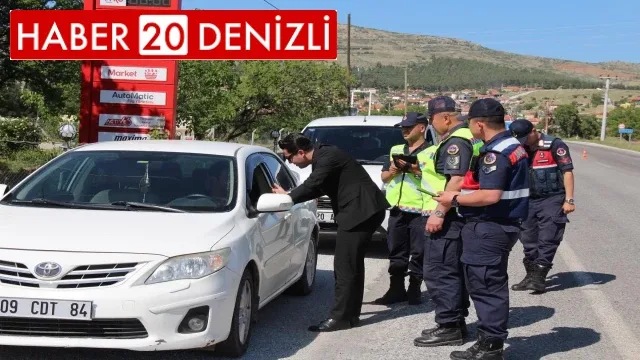 Çal Kaymakamı Baz sürücülere trafik kurallarını hatırlattı