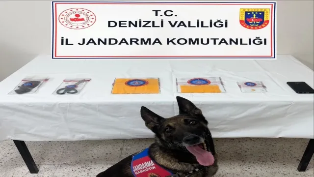 Yüklü miktarda uyuşturucuyla yakalanan 2 şüpheli tutuklandı
