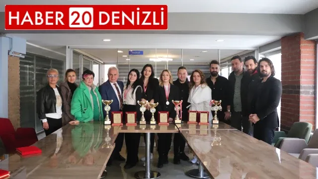 Denizli’nin kuaförleri ödüllerle kente döndü