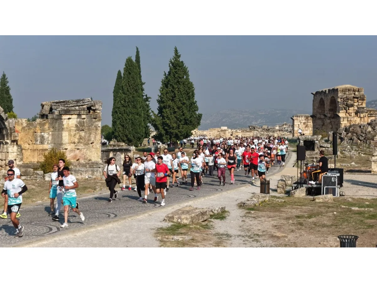 EK FOTO-Pamukkale’nin kalbinde tarihi buluşma