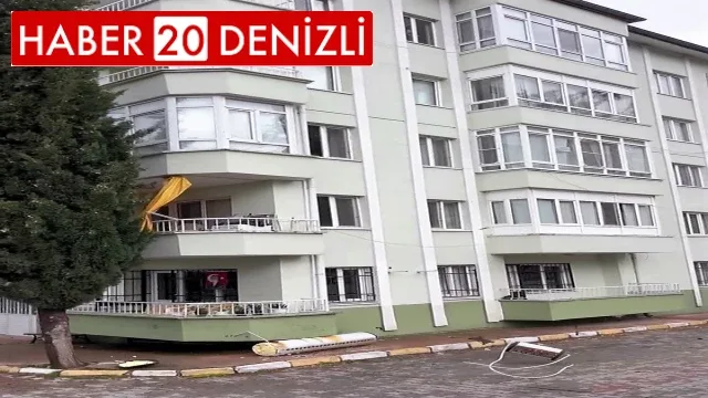 Fırtınanın zarar verdiği güneş enerjisini söküp aşağıya attı