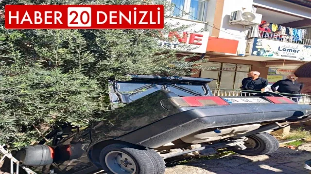 Kontrolden çıkan otomobil evin bahçesine çakıldı