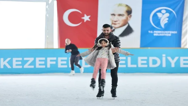 Merkezefendi'de Çocuklar için Ücretsiz Buz Pateni Keyfi
