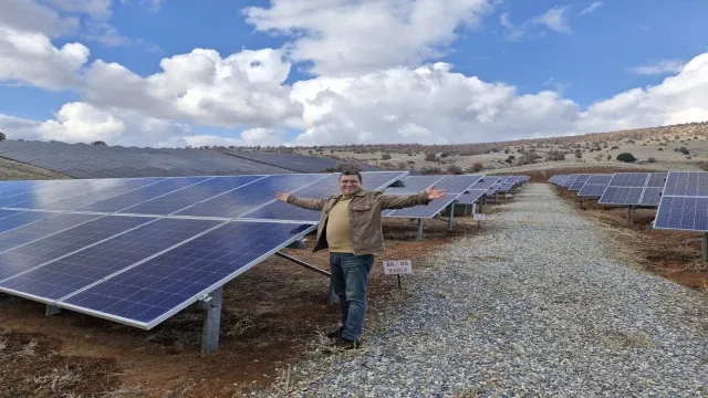 Güneş tarlalarında yağmur sevinci