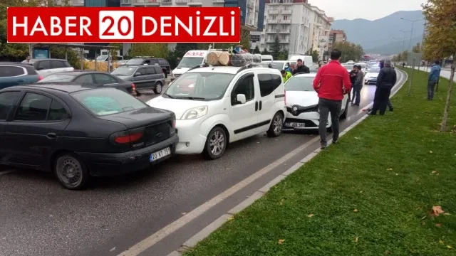 Denizli’de 8 aracın karıştığı zincirleme kazada 4 kişi yaralandı