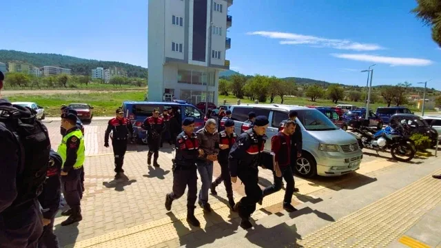 Miras kavgasında kardeşini ve yengesini öldüren ağabey adliyeye sevk edildi