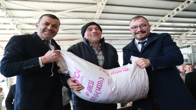 Büyükşehir’den Güney’de 798 üreticiye kompoze gübre desteği